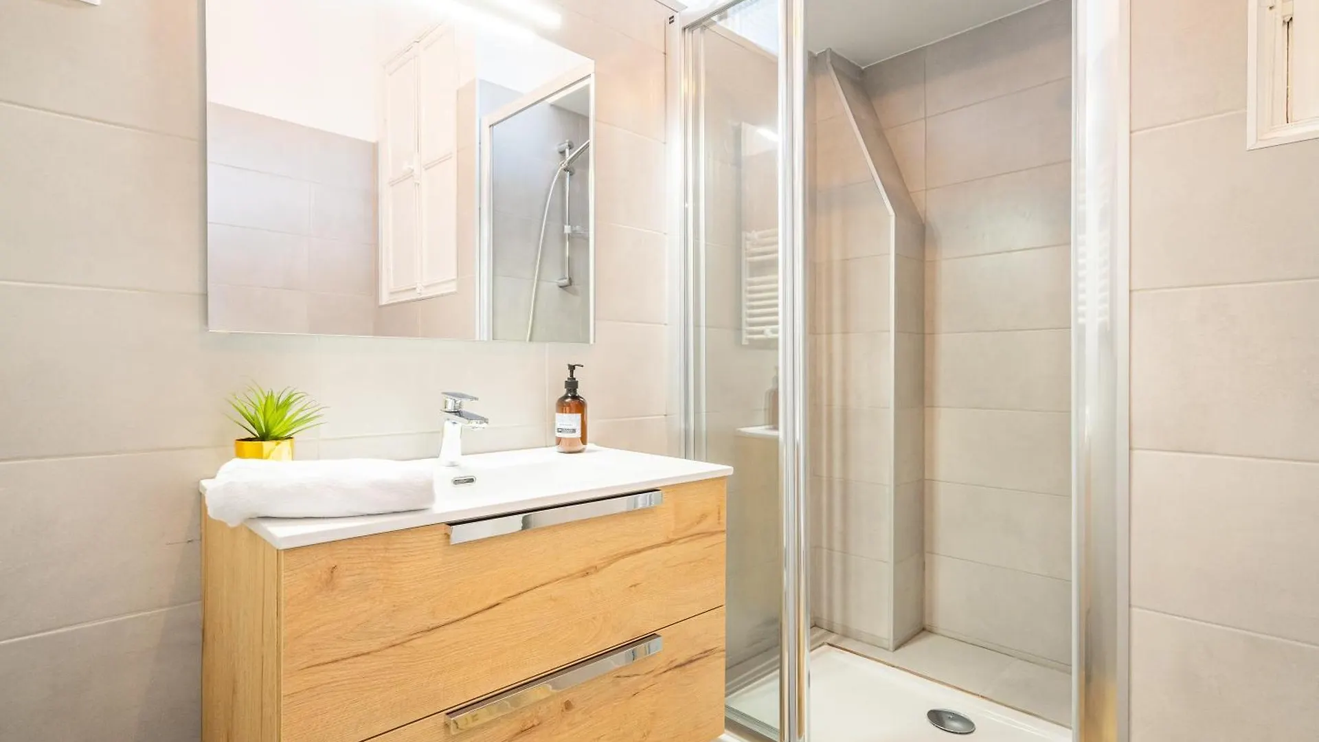 Apartment Elana - Bel Appartement Dans La Quartier Du Camas Marseille France